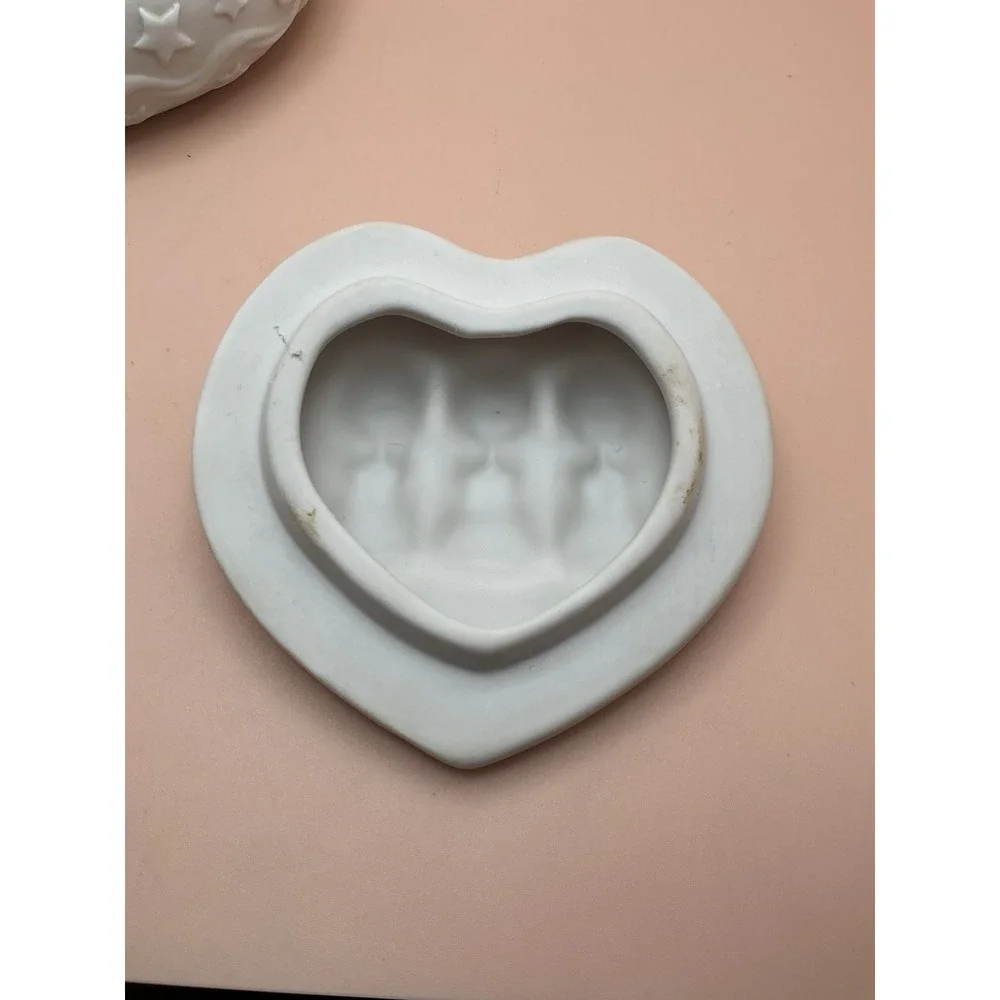 Three Little Praying Angels, Heart‎ Shaped Vintage Ceramic Trinket Jewelry Box